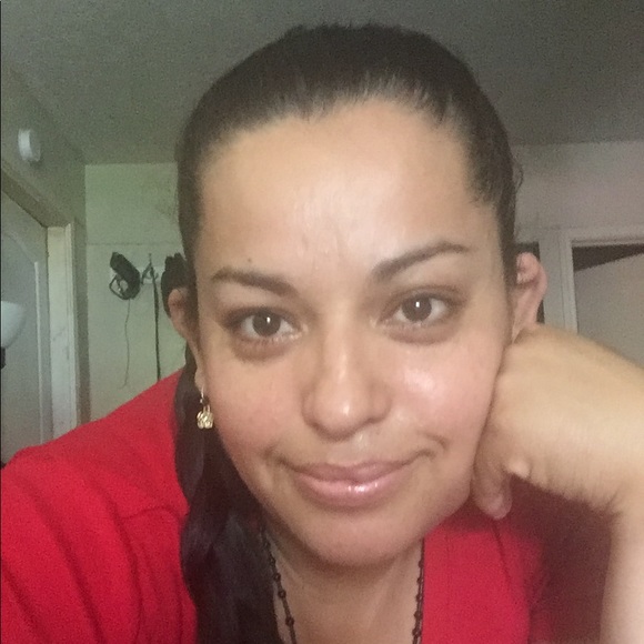 Meet your Posher, Yolanda - Picture 1 of 1